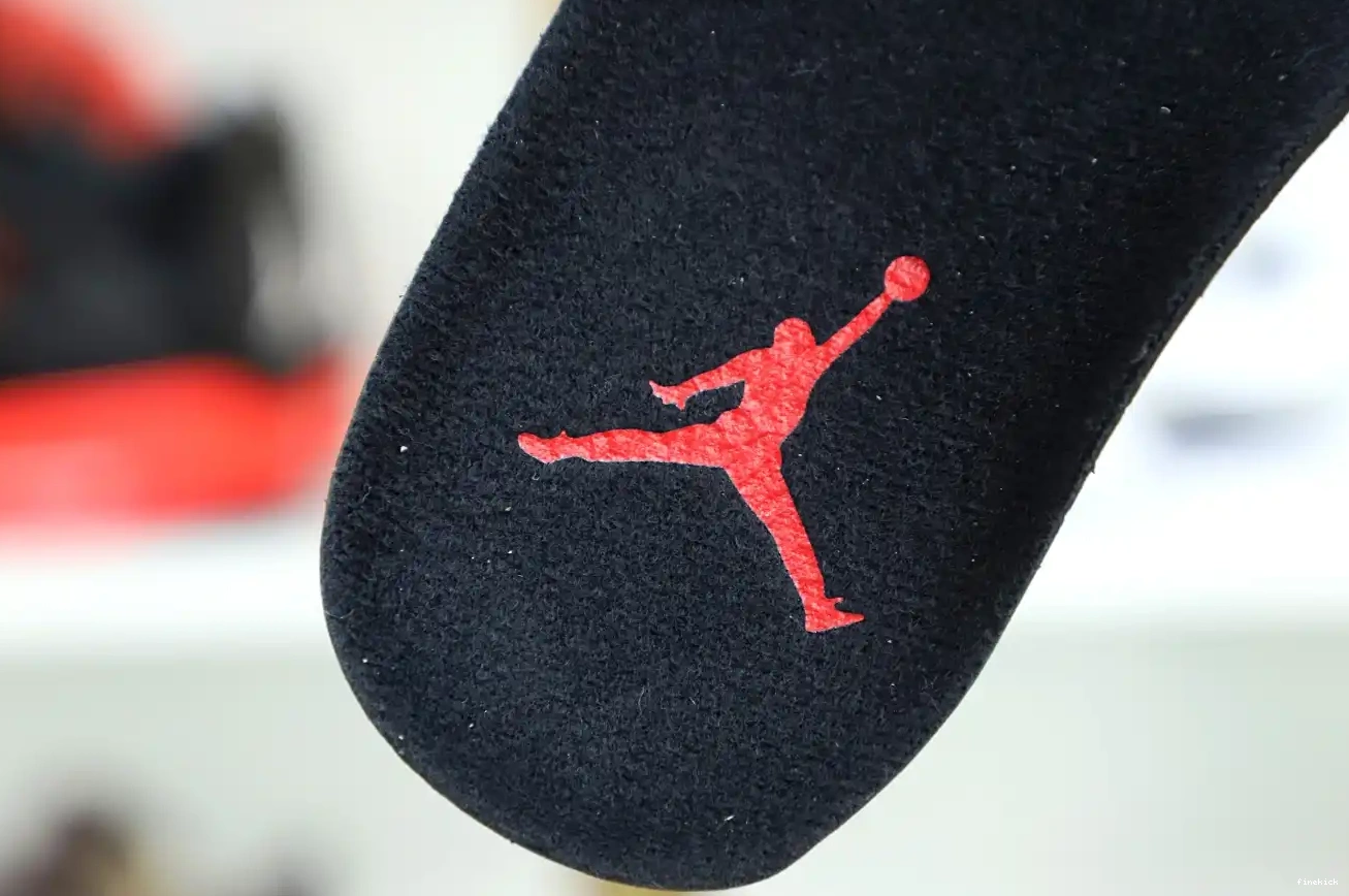 AIR JORDAN 